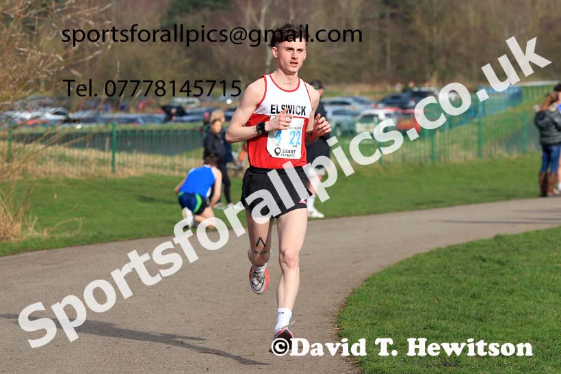 Senior and Veteran Men in the 2024 NECAA Road Relays Champs., Hetton Lyons Country Park, Hetton le Hole, County Durham. Photo: David T. Hewitson/Sports for All Pics